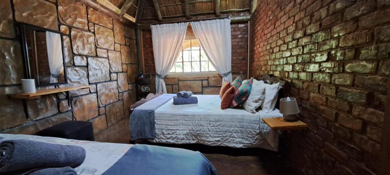 5 Sleeper Bushcamp Chalet Hartbeespoort Esterno foto